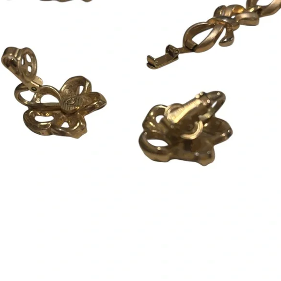 VINTAGE CROWN TRIFARI GOLDA BOW BRACELET NECKLACE EARRINGS SET DESIGNER SIGNED - Picture 5 of 9